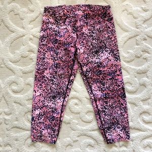 Calvin Klein | Pink Splatter Capri Leggings